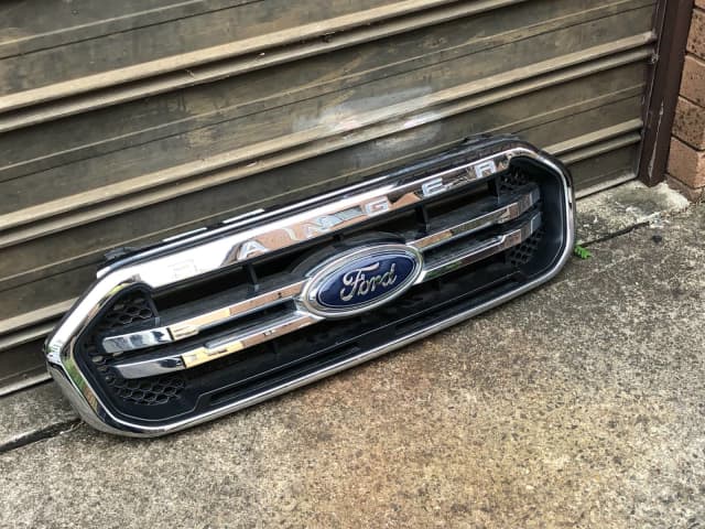 Grill to Suit Ford Ranger XLT 2019 PX III 4X4 Slight Damage JB3Z8C324B