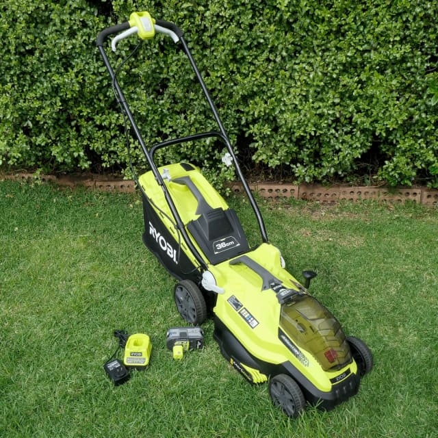 Lawn Mower - Ryobi One 18v 4.0ah 36cm (as New) With Battery & Charger 