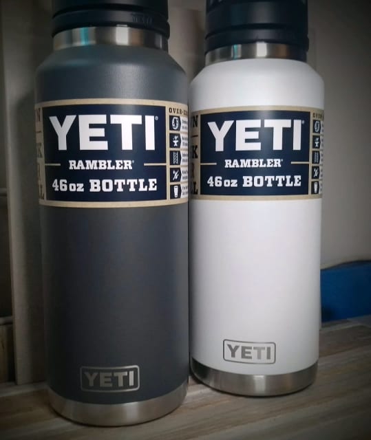 Yeti 46oz Bottle (1.36L) Charcoal with Chug Cap