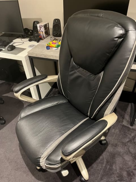 hensley black office chair