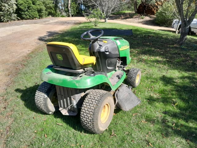 John Deere Ride On Mower 42 Inch Lawn Mowers Gumtree Australia Yarra Ranges Woori Yallock 5000