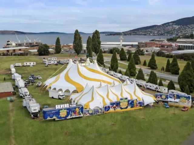 Silvers Circus setting up in Castlemaine | Labourer | Gumtree Australia ...