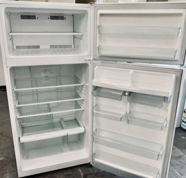 Huge Westinghouse fridge freezer 520L /free delivery Fridges