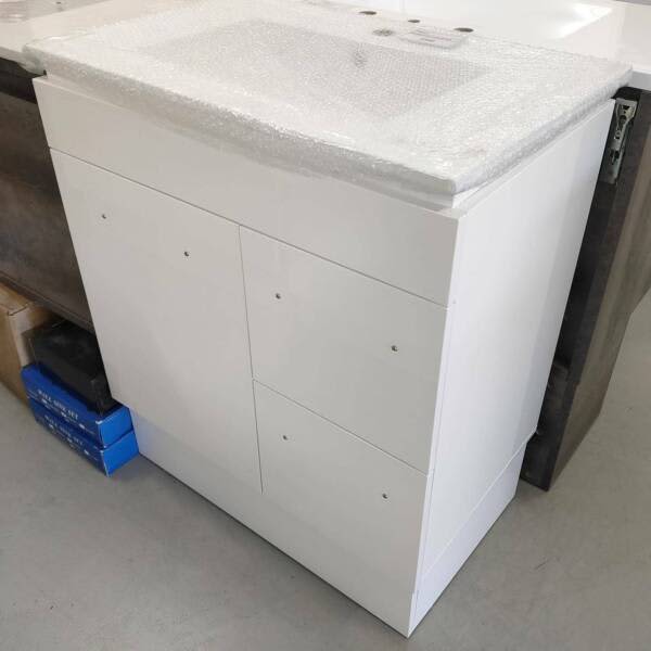 750mm vanity (seconds) bathroom warehouse outlet Building Materials