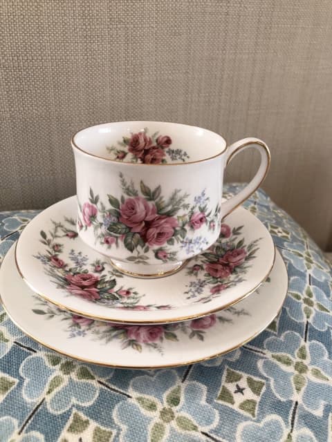 Vintage Royal Standard RAMBLING ROSE Fine Bone China Trio, Collectables, Gumtree Australia Gold Coast North - Kingsholme