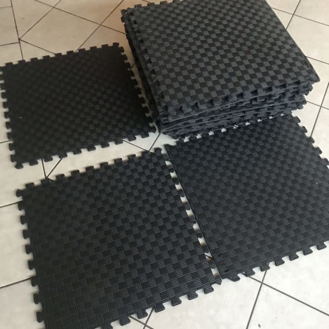 Dumbbell set rack and Gym mat for sale Gym & Fitness in Elizabeth SA