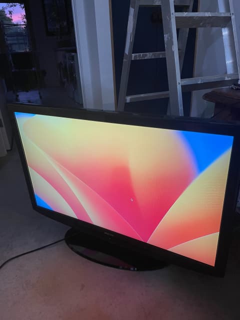 mecer 42 inch monitor