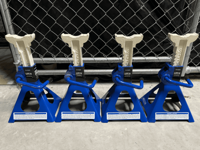 4 x 1000kg Jack Stands (Basically New) | Tool Storage & Benches ...