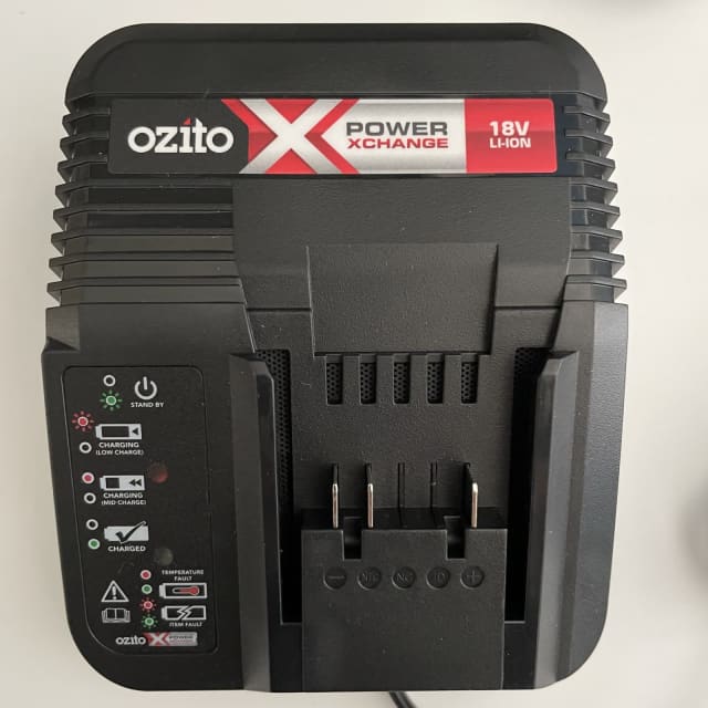 NEW OZITO 18V PXC FAST BATTERY CHARGER RRP40 GRAB A BARGAIN! Power