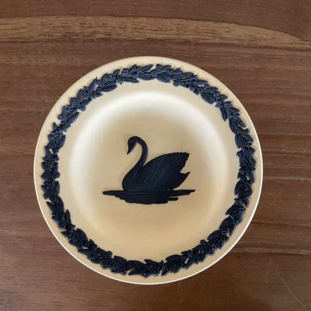 Wedgwood Black Swan Round Tray Collectables in Woolgoolga NSW