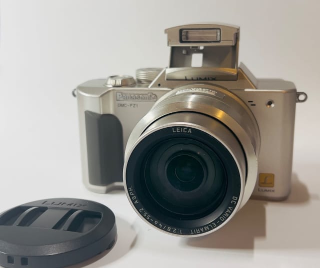 Panasonic Lumix DMCFZ1 Leica 36x Zoom Digital Camera. Made in Japan