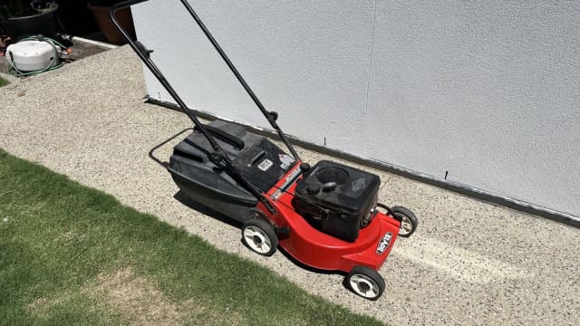 Rover Lawnmower - Briggs & Stratton - Quantum 35 | Lawn Mowers ...