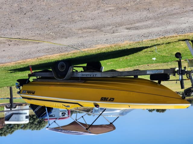 Pride Panther ski boat in excellent condition