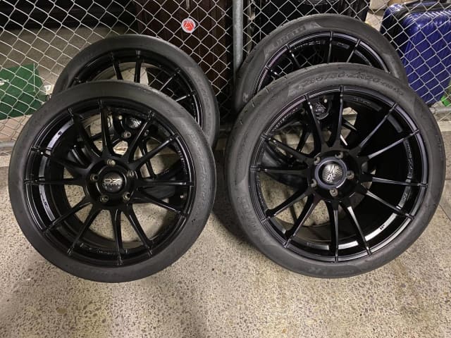 OZ Racing Wheels & Trofeo R Tyres - Suit GT4 Porsche | Wheels, Tyres ...