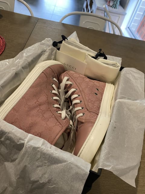 pink gucci gym shoes