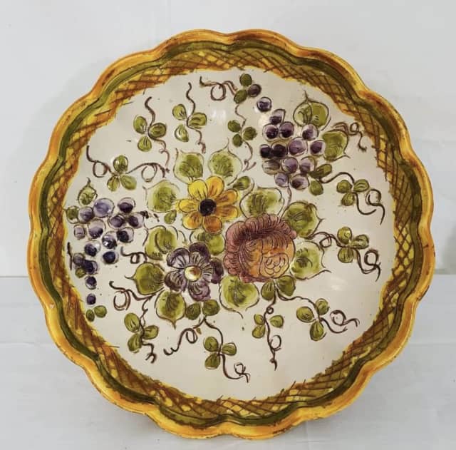 Vintage Italian pottery handcrafted fruit bowl Collectables in