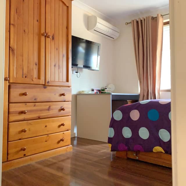 Individual master bedroom with kitchen for rent in Bateman Flatshare