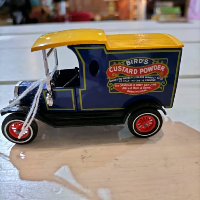 Matchbox 1978 Ford Model T Birds Custard diecast advertising van