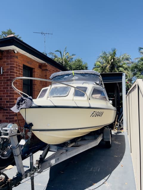 Hinton 5.2c. Half cabin fishing boat | Motorboats & Powerboats ...