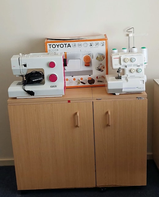 Sewing machine, overlocker, and table Art Gumtree Australia