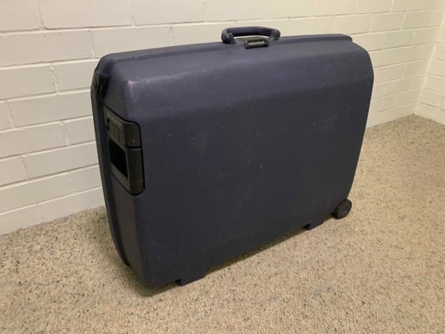 samsonite oyster suitcase