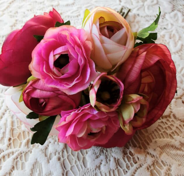 Beautiful NEW SILK FLOWERS SMALL BOUQUET Ranunculus ARTIFICIAL Bunch