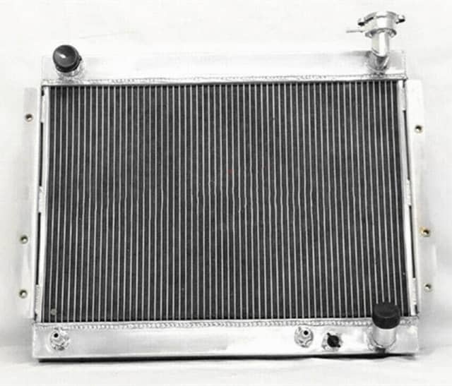 3 Core Aluminum Radiator for LANDCRUISER 60 Series FJ60 FJ61 FJ62 petr