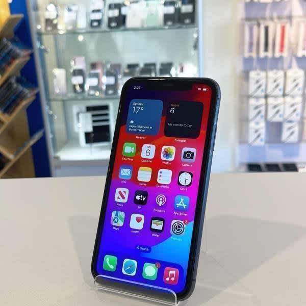 iPhone 11 128G Black AU MODEL INVOICE WARRANTY MINOR SCUFFS iPhone