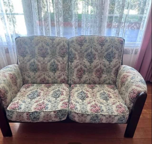 Three piece floral jacquard lounge suite. Six dining chairs. Sofas