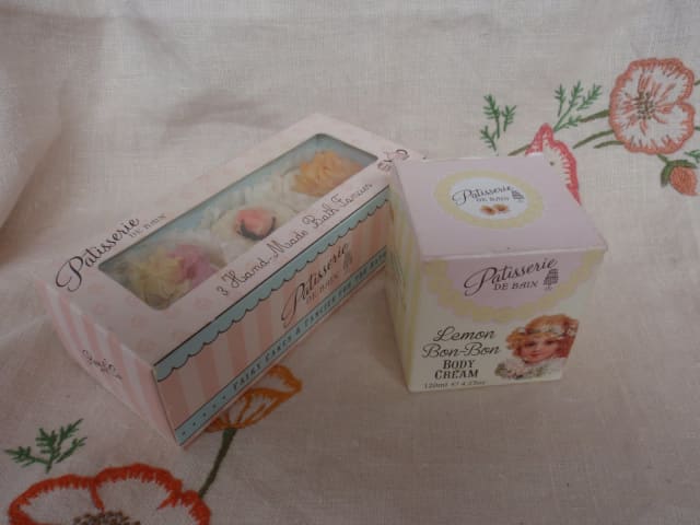 PATISSERIE DE BAIN FAIRY BATH CAKES & LEMON BUTTER BODY CREAM 120GR ...