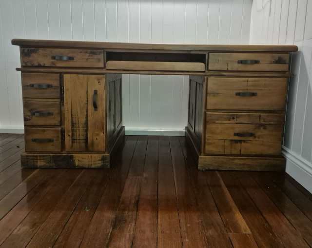 selling my study desk as I am relocating and no longer require it