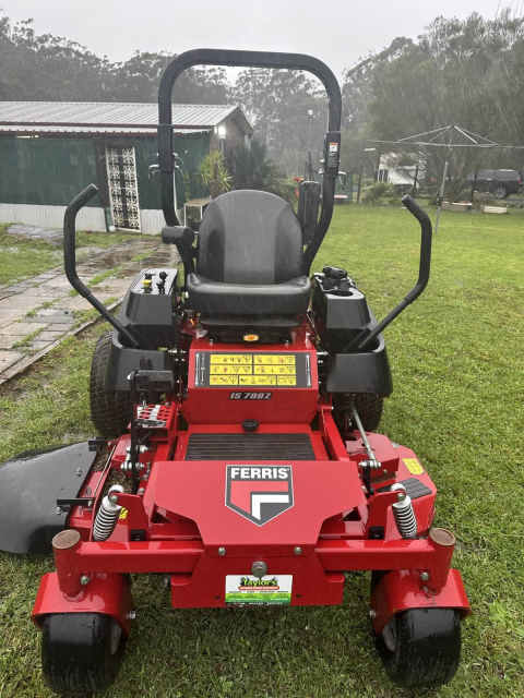 Ferris IS700 Zero Turn Commercial Mower - Lawn Mowers in Woollamia NSW ...