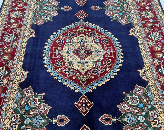 Full room Size open traditional hand knotted Afghan Roshnai rug 3x2m