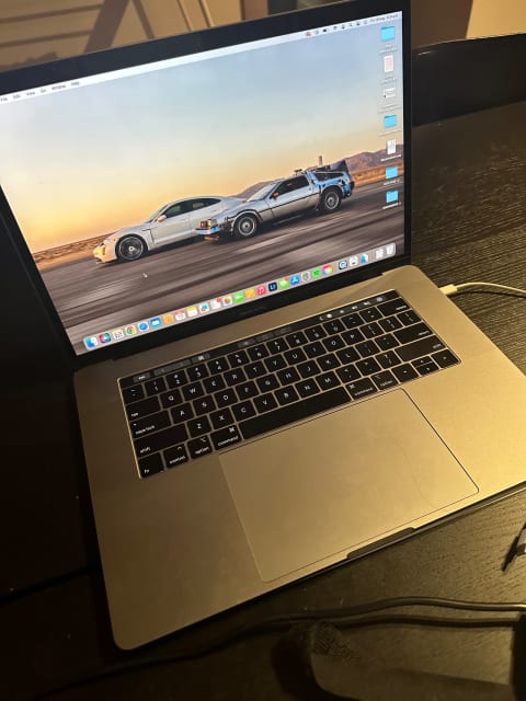 MacBook Pro 15 Inch 2019 2.6Ghz i7 Touchbar 256Gb 16Gb Ram