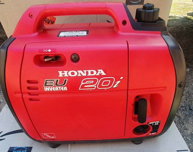 Honda Inverter Generator EU20i. Recently serviced Camping & Hiking