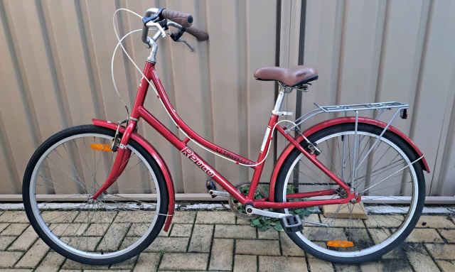 26 Red Ladies beach cruiser bike - Women's Bicycles in Payneham South ...