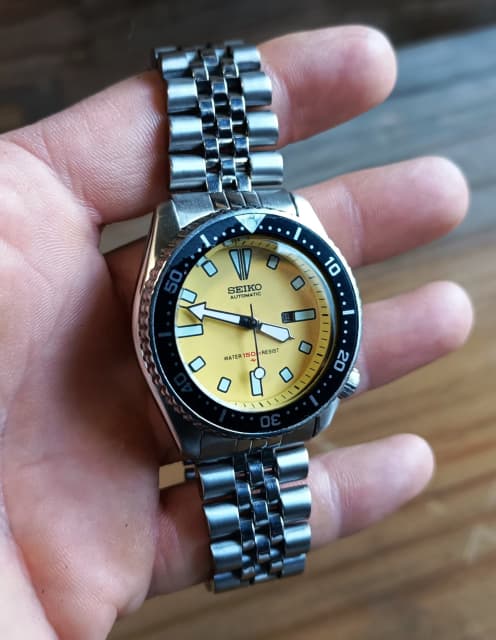 Yellow seiko dive online watch