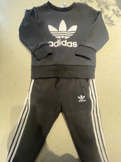 youth adidas jogging suit