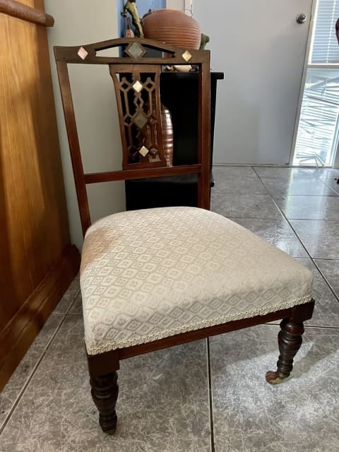 victorian style nursing chair