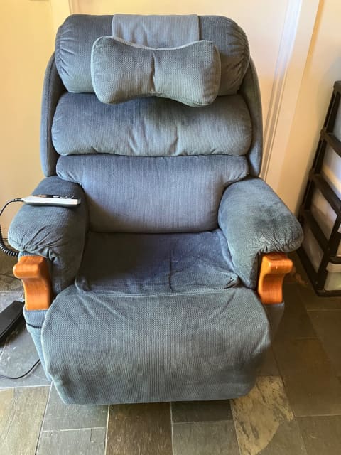 Oscar Barwon Mini Electric Lift Recliner Chair - Dual Motor - Armchairs ...