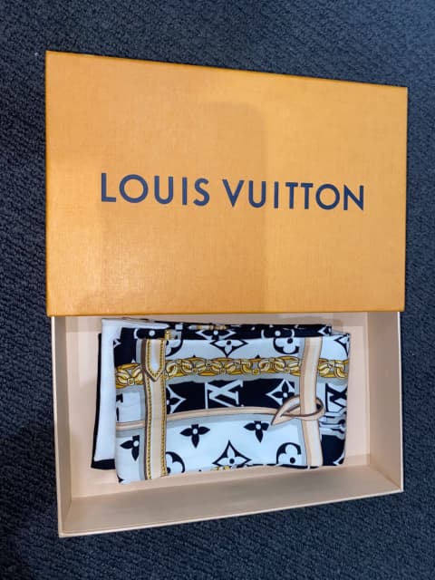 Louis Vuitton Silk Monogram Confidential Bandeau Scarf Authentic Monogram  M78656
