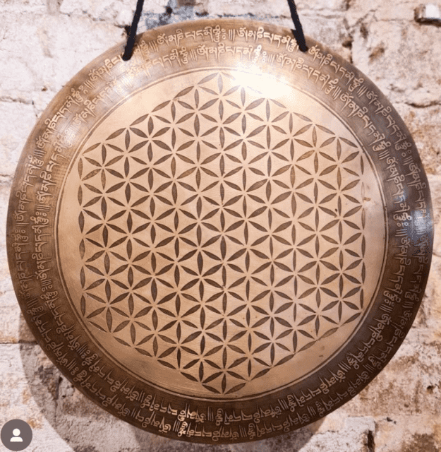 Gong with BeaterPercussion InstrumentsNew Percussion & Drums