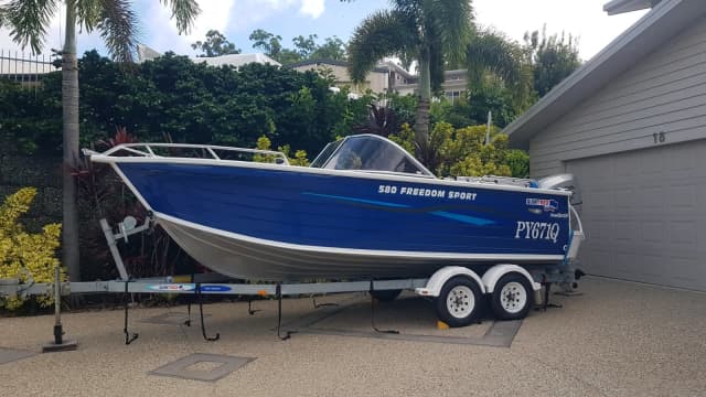 Bowrider Quintrex and trailer for sale