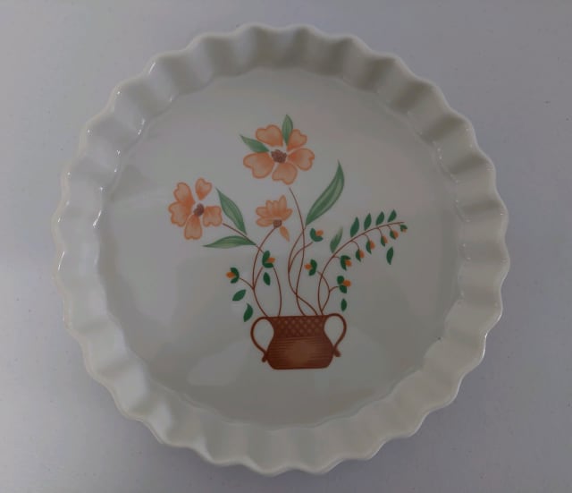 Vintage Countryside Collection stoneware pie dish Collectables