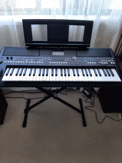 YAMAHA PSR-SX600 KEYBOARD WORKSTATION | Keyboards & Pianos | Gumtree ...