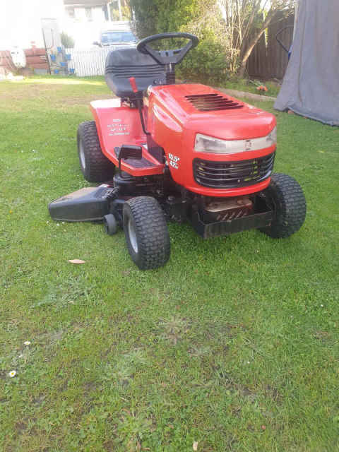 Rover Clipper rideon mower 15.5 hp 42 inch cut Lawn Mowers in Morwell VIC Gumtree Australia