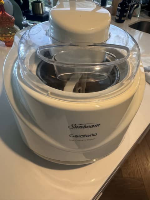 SUNBEAM GELATERIA ICE CREAM MAKER GL8200 Small Appliances