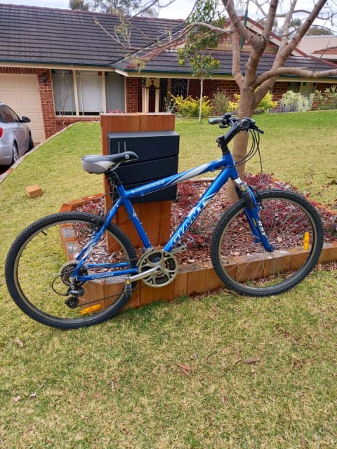 giant boulder 19 inches mountain bike