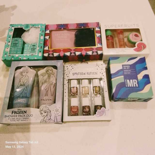 NEW 6 BATH CARE GIFT SETS - $8 each - Accessories in Brighton East VIC ...