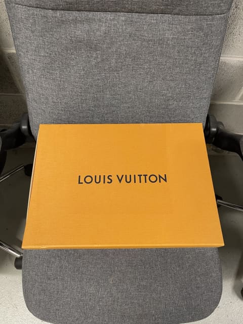 Louis Vuitton T shirt box, Accessories